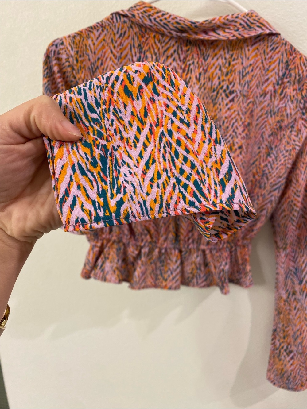 Zara Multi-Color Groovy Cropped Shirt - Picture 6 of 7
